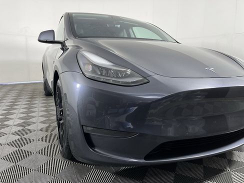 Used 2021 Tesla Model Y Performance image 3