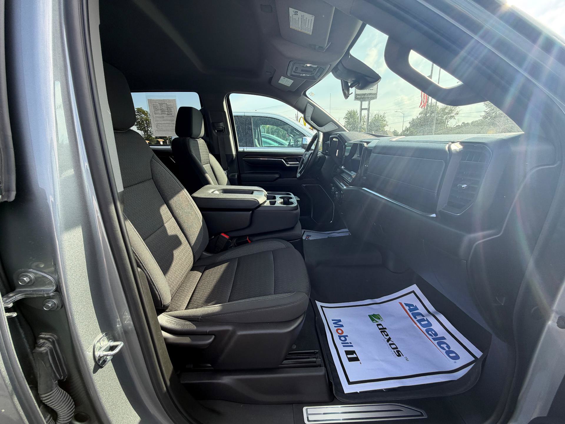 Used 2024 Chevrolet Silverado 1500 LT AWD/4WD image 11
