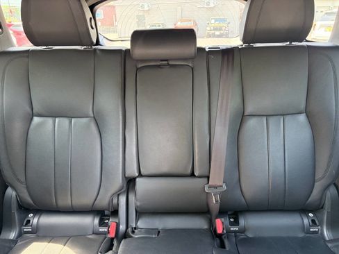 Used 2018 Land Rover Discovery Sport HSE AWD/4WD image 27