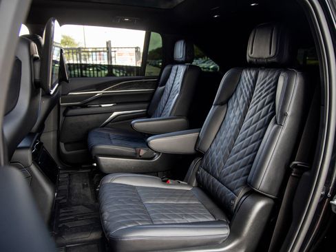 Used 2026 Cadillac Escalade IQ Luxury 1 AWD/4WD image 32