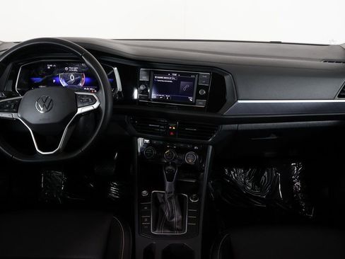 Used 2023 Volkswagen Jetta SE w/ Panoramic Sunroof Package image 6