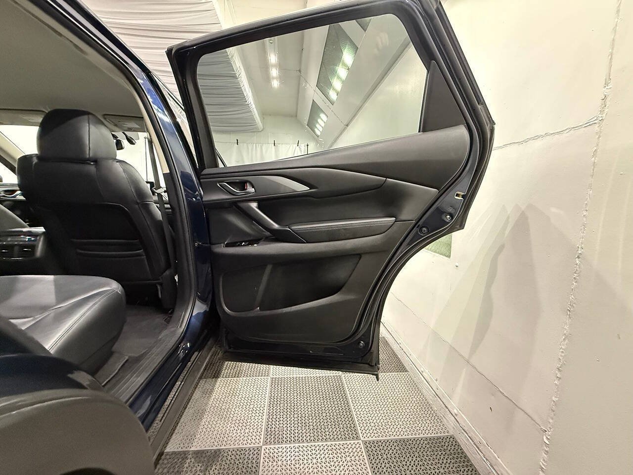Used 2016 MAZDA CX-9 Touring AWD/4WD image 31