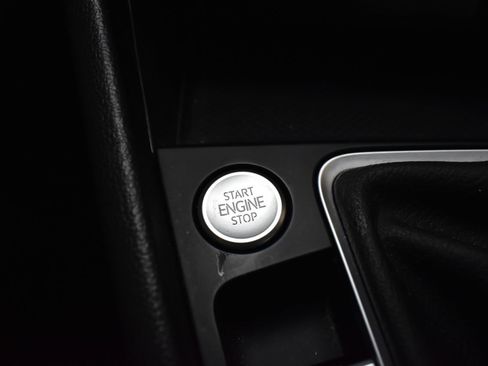 Used 2024 Volkswagen Jetta SE FWD image 32