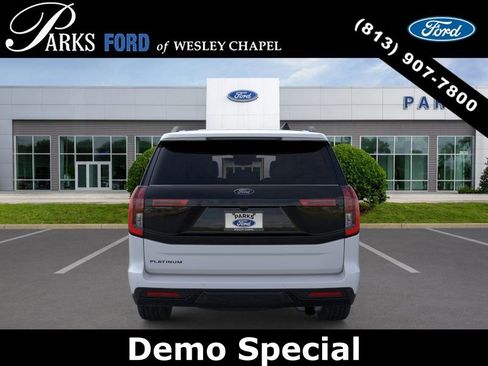 New 2026 Ford Expedition Platinum w/ Stealth Appearance Package AWD/4WD image 5