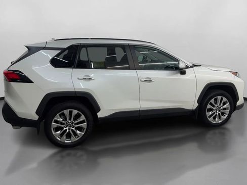 Used 2021 Toyota RAV4 XLE Premium FWD image 11