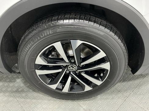 Used 2023 Volkswagen Tiguan S image 33