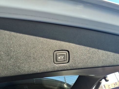 Certified 2023 Cadillac XT6 Premium Luxury image 15