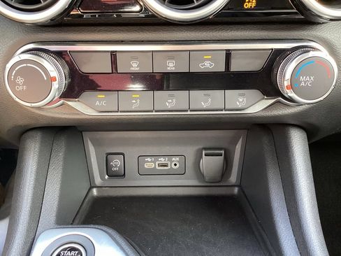 Used 2025 Nissan Sentra SV FWD image 16