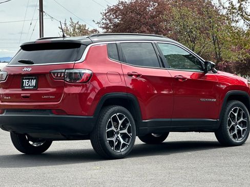 Used 2025 Jeep Compass Limited AWD/4WD image 4
