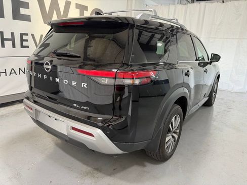 Used 2025 Nissan Pathfinder SL image 19