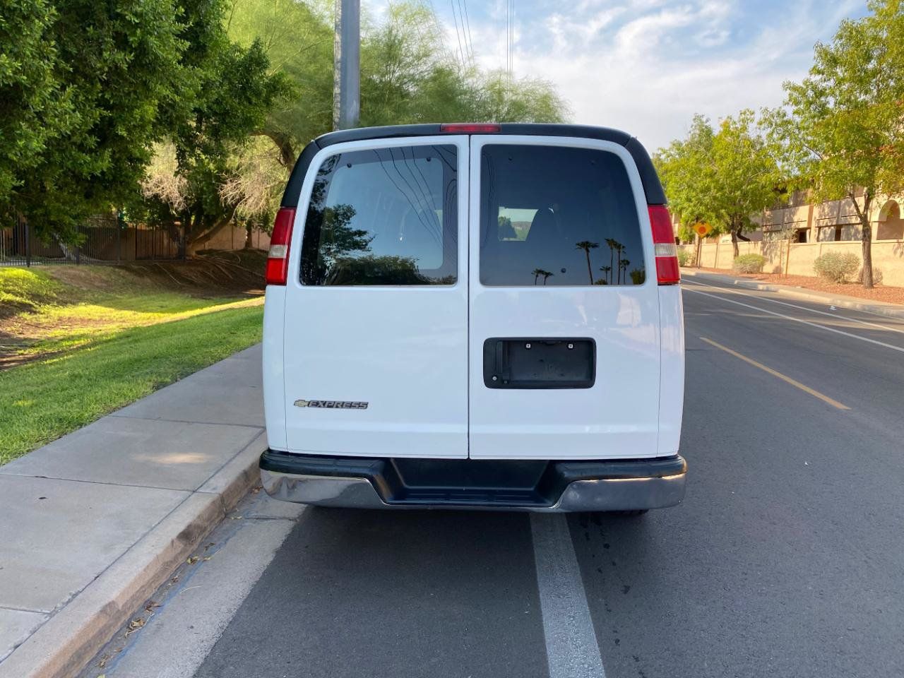 Used 2019 Chevrolet Express 3500 LT w/ LT Preferred Equipment Group RWD image 7