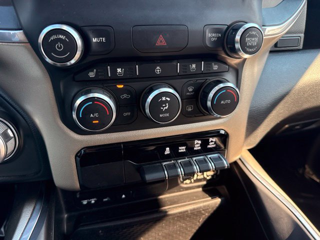 Used 2019 RAM 1500 Laramie AWD/4WD image 19