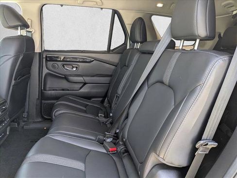 Used 2025 Honda Pilot Touring image 21