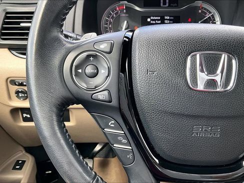 Used 2018 Honda Pilot Touring image 18