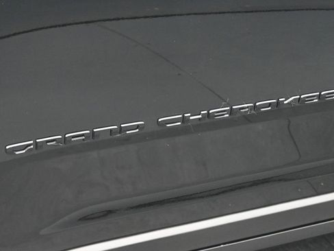 New 2025 Jeep Grand Cherokee Altitude image 13