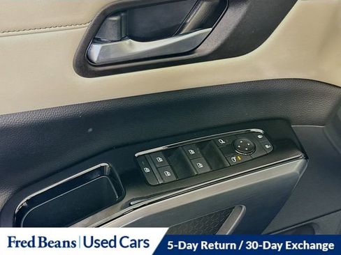 Certified 2024 Nissan Pathfinder SL w/ Black Appearance Package image 20