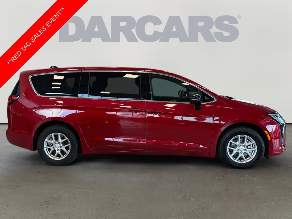 New 2027 Chrysler Pacifica Select FWD image 8