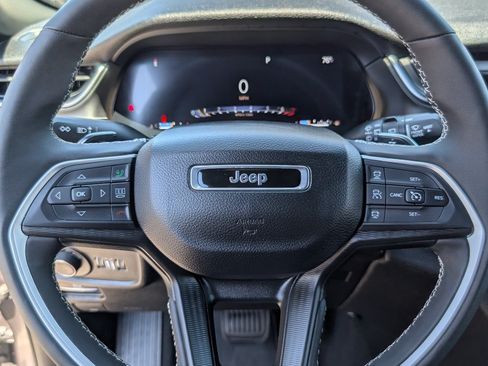 Used 2024 Jeep Grand Cherokee L Laredo RWD image 19