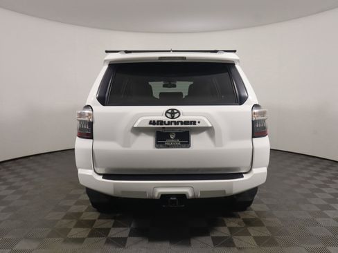Used 2016 Toyota 4Runner SR5 Premium image 6