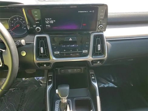 Certified 2022 Kia Sorento X-Line EX image 17