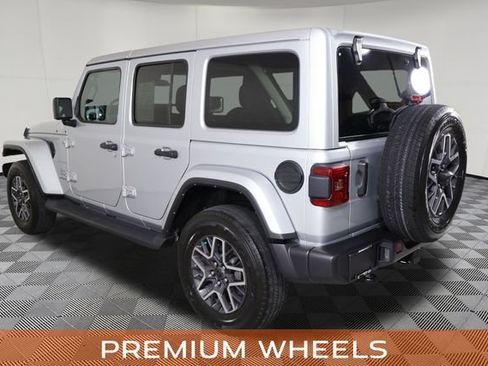 Used 2024 Jeep Wrangler Unlimited Sahara AWD/4WD image 9