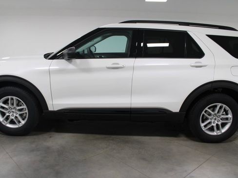 New 2026 Ford Explorer Active w/ Active Comfort Package image 5