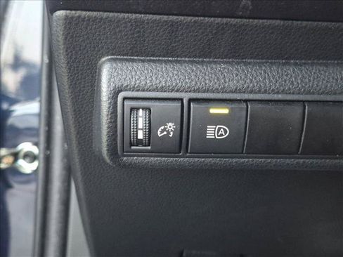 Used 2021 Toyota Corolla LE FWD image 10
