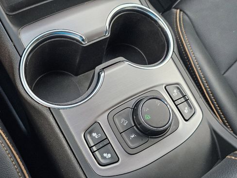 Used 2024 GMC Terrain AT4 image 26