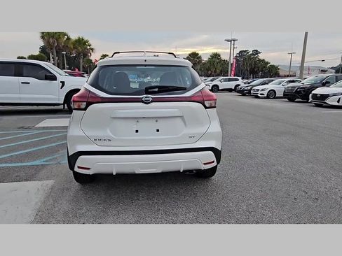 Used 2024 Nissan Kicks SV image 33