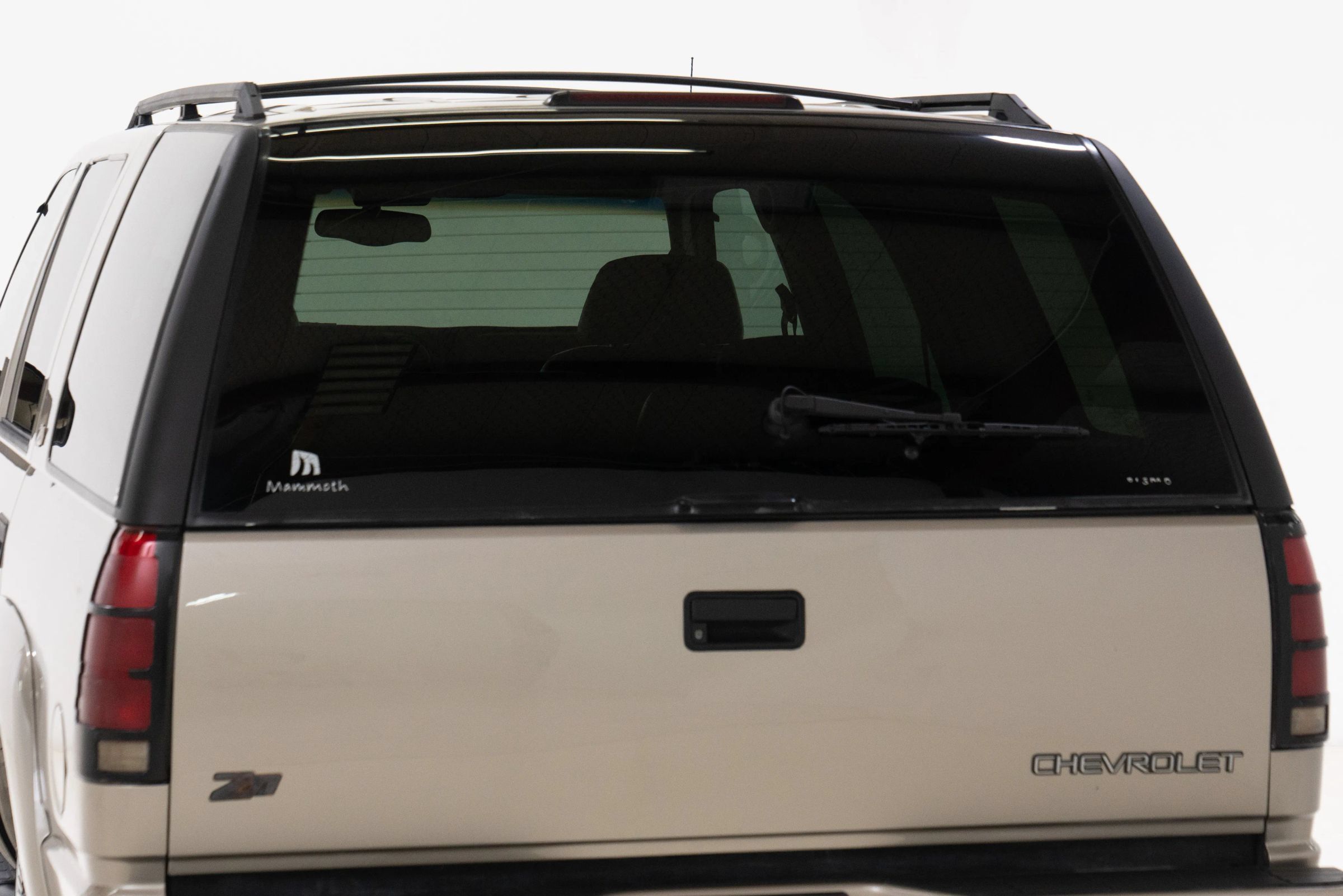 Used 2000 Chevrolet Tahoe Z71 w/ Comfort & Security Pkg AWD/4WD image 67