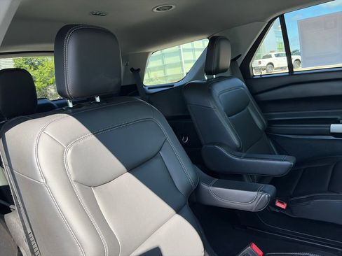 Used 2024 Ford Explorer XLT w/ Equipment Group 202A AWD/4WD image 34