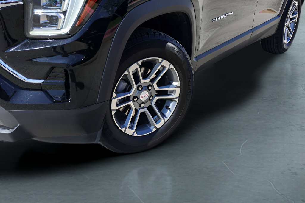 Used 2025 GMC Terrain Elevation FWD image 3