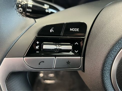 New 2026 Hyundai Elantra Limited FWD image 32