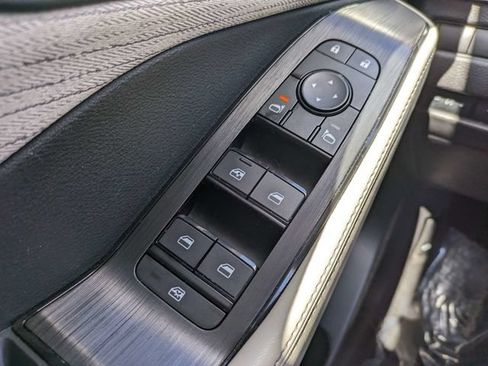 Used 2023 Nissan Rogue SV AWD/4WD image 21