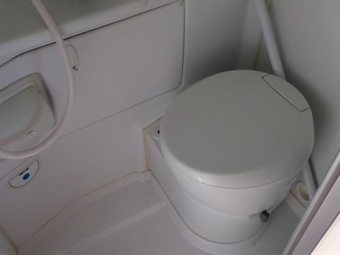 Used 2020 Mercedes-Benz Sprinter 144 Cargo image 36