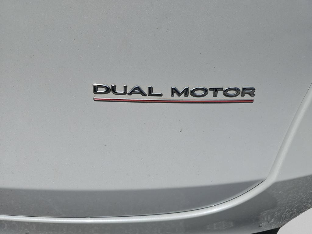 Used 2021 Tesla Model Y Long Range AWD/4WD image 31