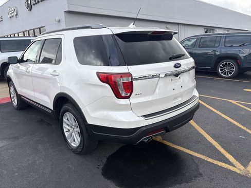 Used 2018 Ford Explorer XLT w/ Equipment Group 202A AWD/4WD image 7