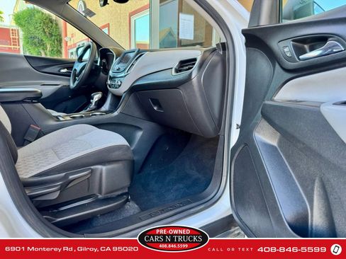 Used 2022 Chevrolet Equinox LS w/ LS Convenience Package image 14