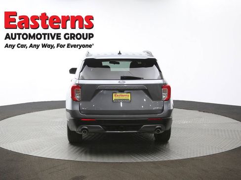 Used 2022 Ford Explorer XLT w/ Equipment Group 202A image 37