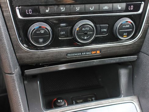 Used 2016 Volkswagen Passat 1.8T image 18