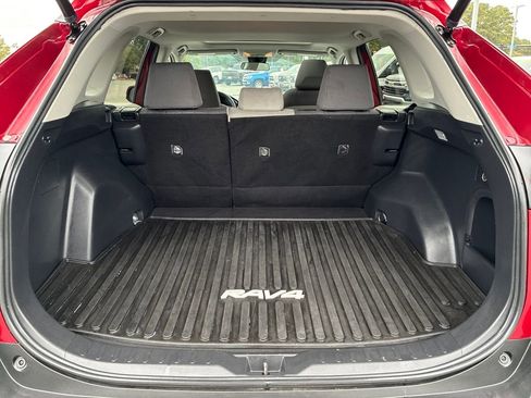 Used 2021 Toyota RAV4 XLE image 23