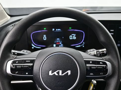 Used 2025 Kia Sportage LX AWD/4WD image 14