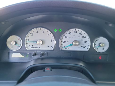 Used 2004 Ford Thunderbird Deluxe image 20