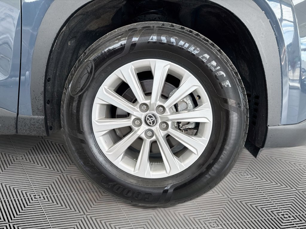 Used 2024 Toyota Grand Highlander AWD image 35
