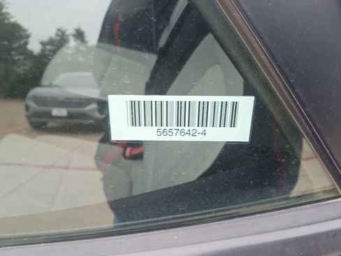 Used 2025 Hyundai Venue SEL FWD image 9