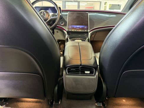 Used 2023 Mercedes-Benz EQE 500 4MATIC Sedan image 22