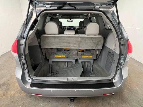 Used 2013 Toyota Sienna Limited w/ Premium Pkg AWD/4WD image 32