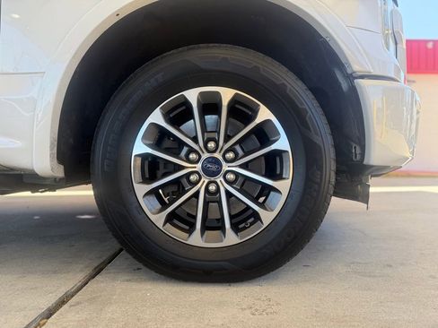 Used 2015 Ford F150 Platinum w/ Equipment Group 701A Luxury image 9