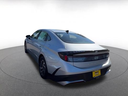 Used 2026 Hyundai Sonata Blue FWD image 4