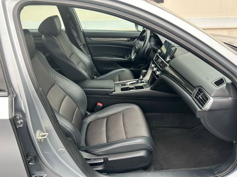 Used 2018 Honda Accord Sport image 25